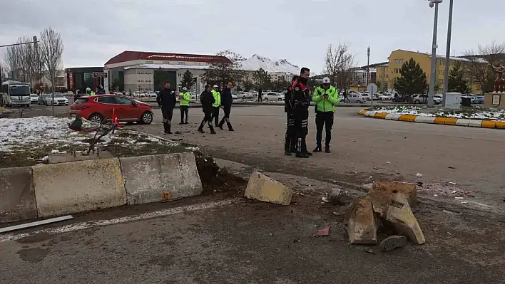 Kaza yapan araçların ortasında kalan üniversite öğrencisi hayatını kaybetti