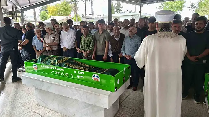 AK Parti eski ilçe başkanı toprağa verildi