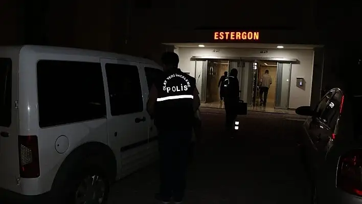 Kendini bıçaklayarak intihar etmek istedi
