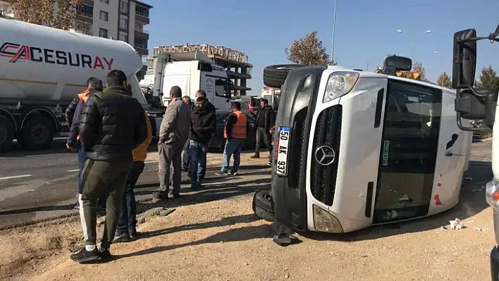 Zincirleme trafik kazası: 1'i ağır 14 yaralı