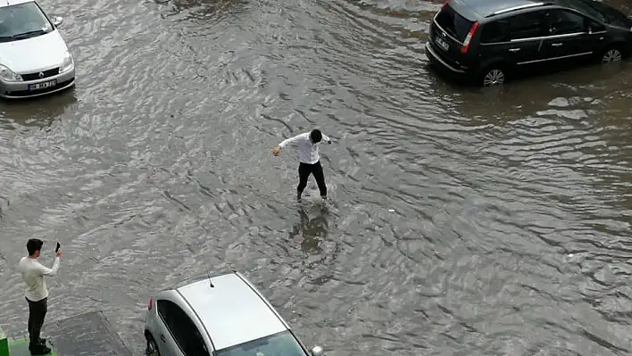 Kısa süre etkili olan yağmur sonrası yine o görüntüler…