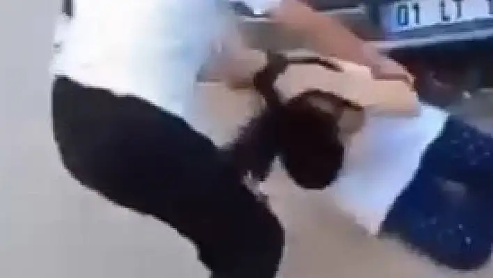 Kızların 'küfür' kavgası kamerada