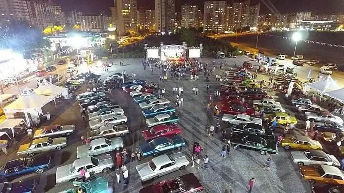 Klasik otomobil festivaline yoğun ilgi