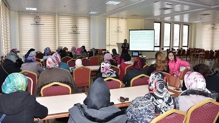 Kocasinan Belediyesi anneler için seminer düzenledi