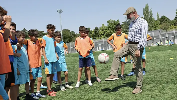 Kocasinan Belediyesi, sporla geleceğin evlatlarını yetiştiriyor