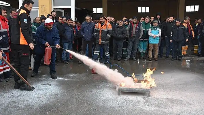 Kocasinan çalışanlarından nefes kesen yangın tatbikatı
