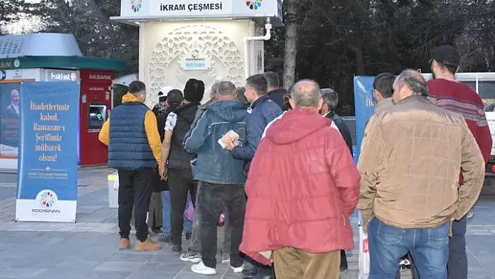 Yolda kalanlara 'İkram Çeşmesi'