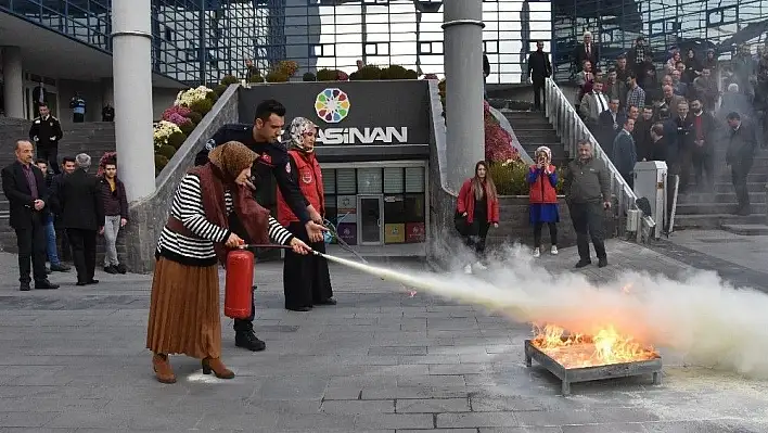 Kocasinan'da yangın tatbikatı gerçeğini aratmadı
