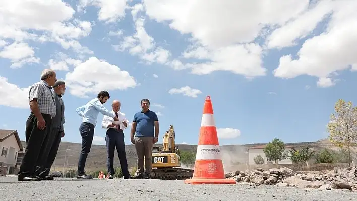 Erkilet'te yol çalışması