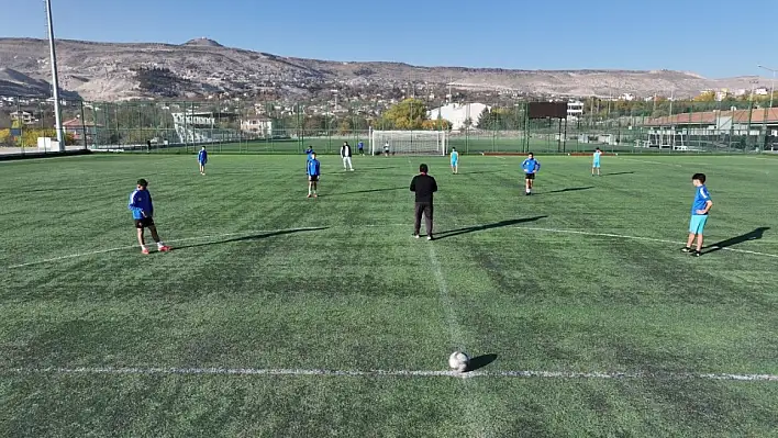 Kocasinan Futbol Akademisi şampiyonluk yolunda