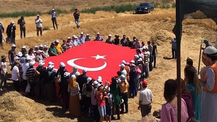 Kültepe'de Bayrak açtılar