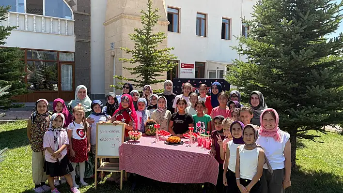 Kur'an kursunda limonata ve karpuz şenliği!