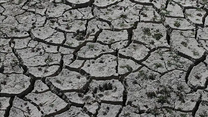 Kuraklık ve bilinçsiz sulama barajları tehdit ediyor