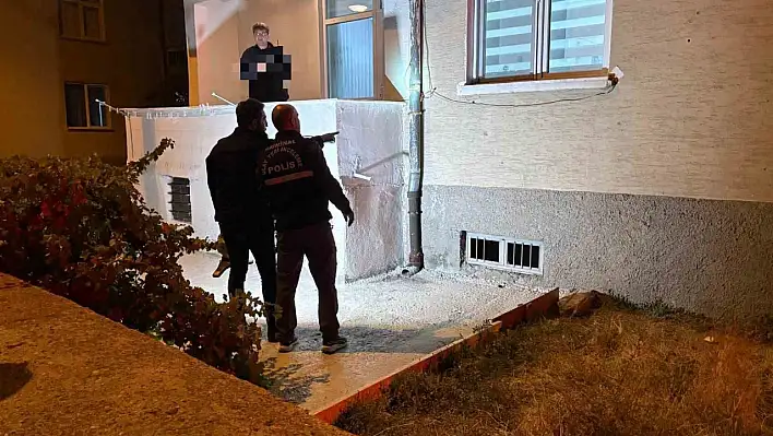 Boş evi kurşunladılar