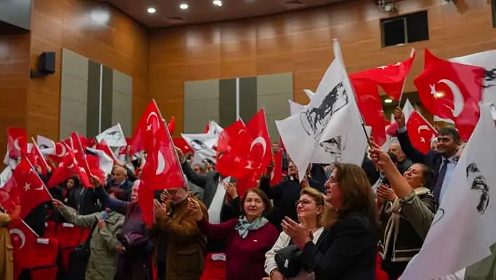 'Kurtuluşun Kelebek Kanatlı Kadınları' büyüledi