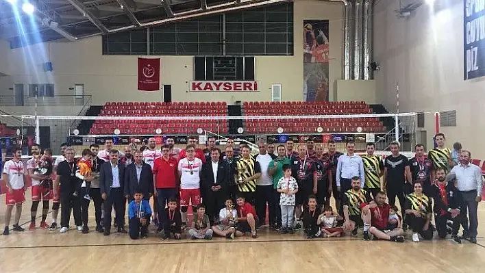 Kurumlar arası Voleybol Turnuvası şampiyonu Büyükbaş Yapı Denetim oldu