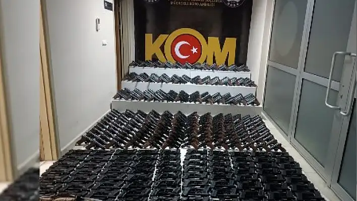 Kurusıkıdan gerçeğe! Binlerce tabanca ele geçirildi