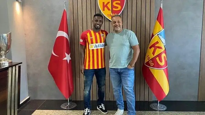 Lionel Carole formayı giydi