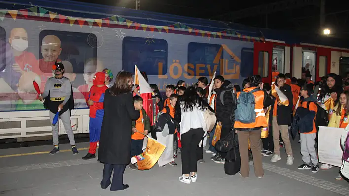 Lösemili çocuklar için Nostaljik Sevgi Treni Kayseri'ye geldi