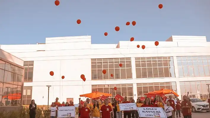 Lösemiyi atlatan çocuklardan, tedavi gören arkadaşlarına sürpriz ziyaret!