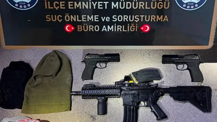 M4 tüfek ve el bombası yakalattı, suçu ölmüş amcasına attı