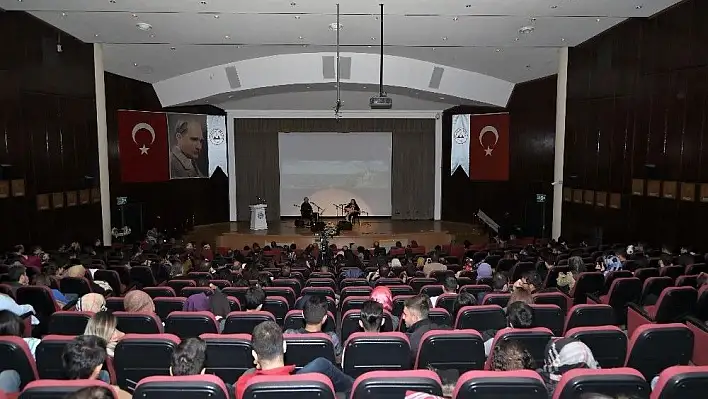 Macar Sanatçı Majda Maria, ERÜ'de konser verdi
