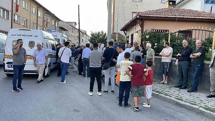 Mahalle muhtarı masasında ölü bulundu