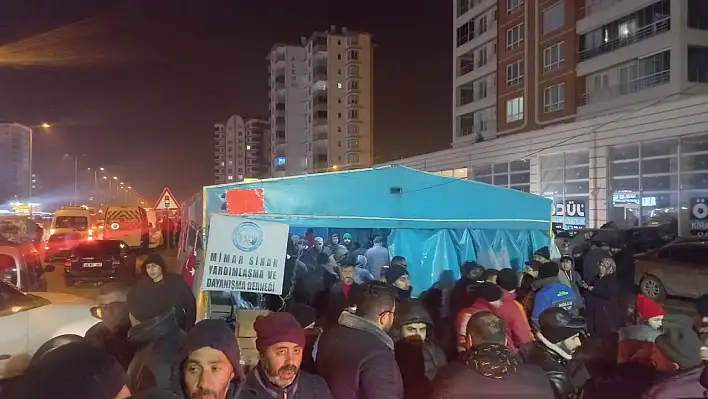 Mahalle sakinlerinden depremzedelere anlamlı destek!