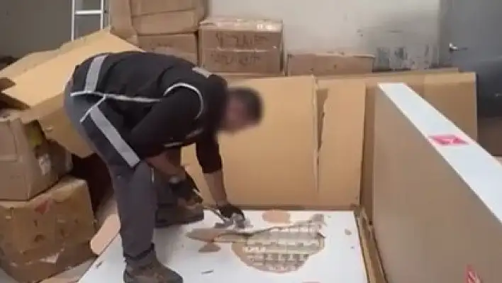 Masa sandınız ama... Bakın polis ne buldu!
