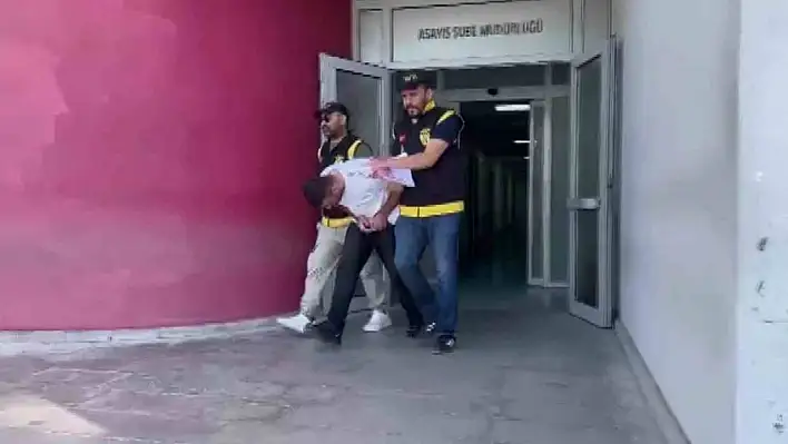 Polisi gören kadınlar çatı katına saklandı, tutuklanmaktan kurtulamadı