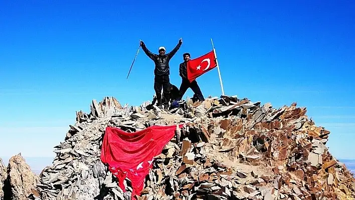 Mehmetçik'e Erciyes'in zirvesinden destek
