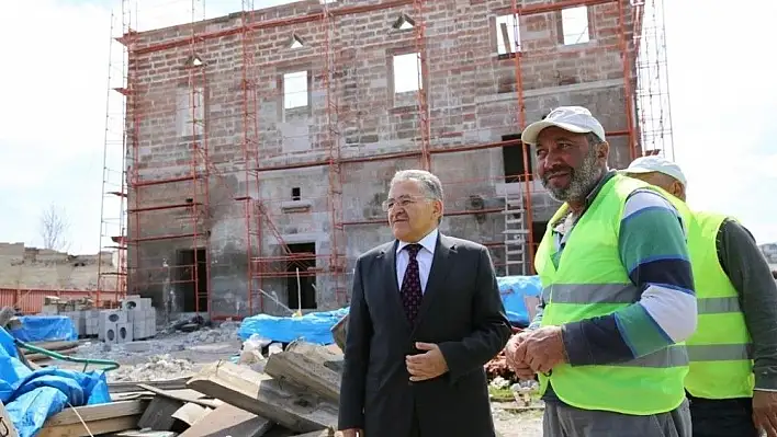 Melikgazi Belediyesi Jandarma Mektebi'ni onarıyor