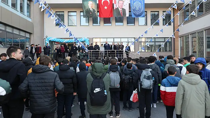 Melikgazi Belediyesi'nden bir ilk: İlk kez bir okulda açıldı