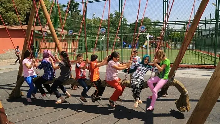 Melikgazi Belediyesi'nden her yaşa özel oyun grubu
