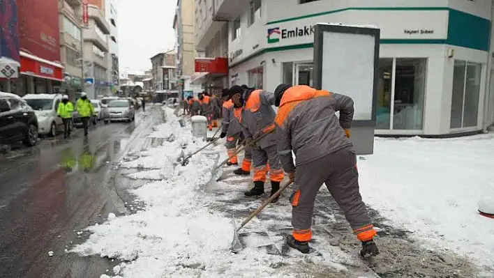 Melikgazi'de kar mesaisi!