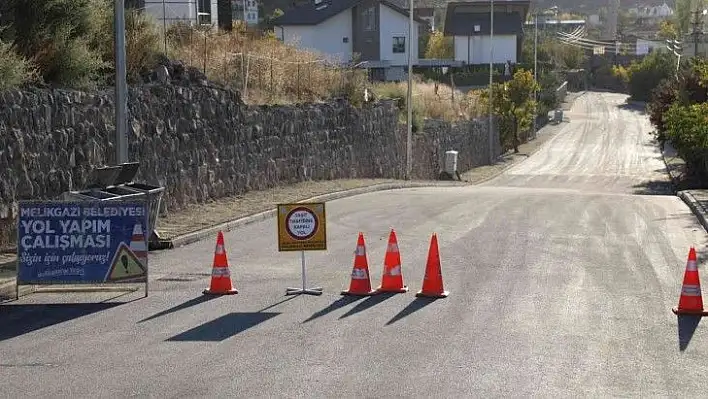 Melikgazi'de asfalt çalışmaları devam ediyor