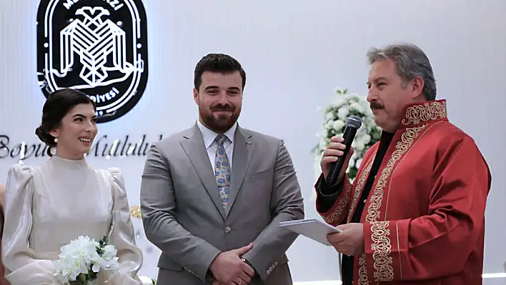 Melikgazi'de aynı anda 60 çift 'evet' dedi