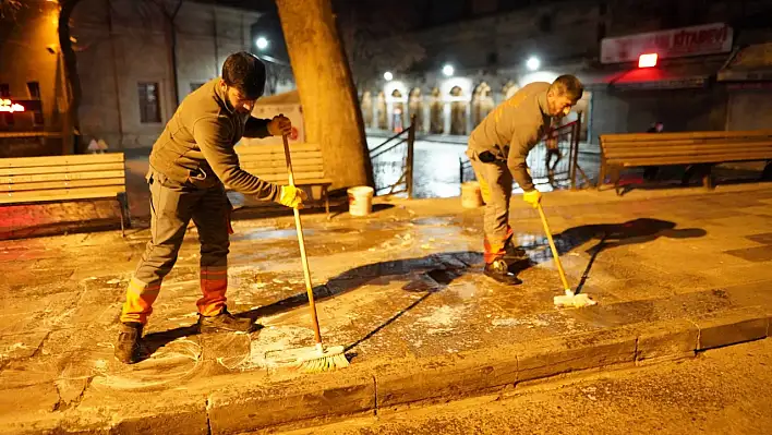 Melikgazi'de gece mesaisi