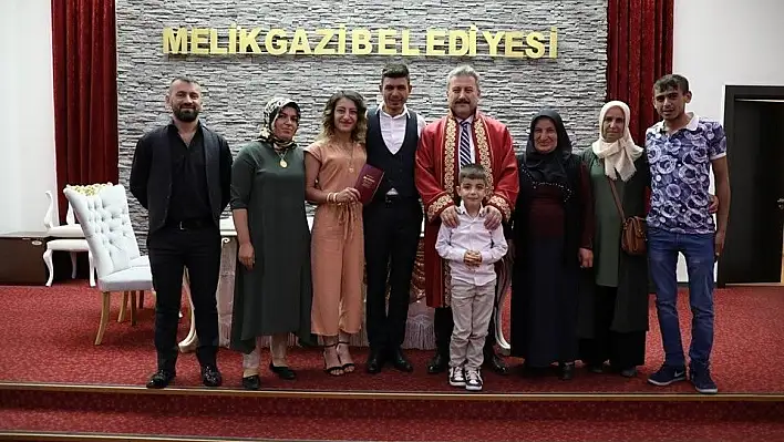 Melikgazi'de '09.09.2019 günü Saat: 09.09' da 45 nikah kıyıldı