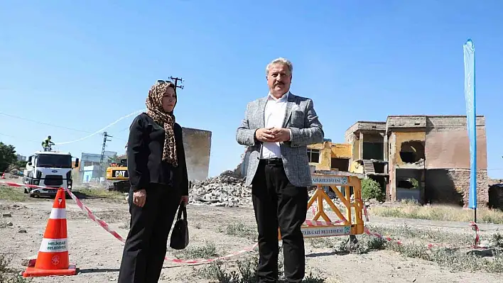 Tacettinveli'de 5 bina daha kaldırıldı