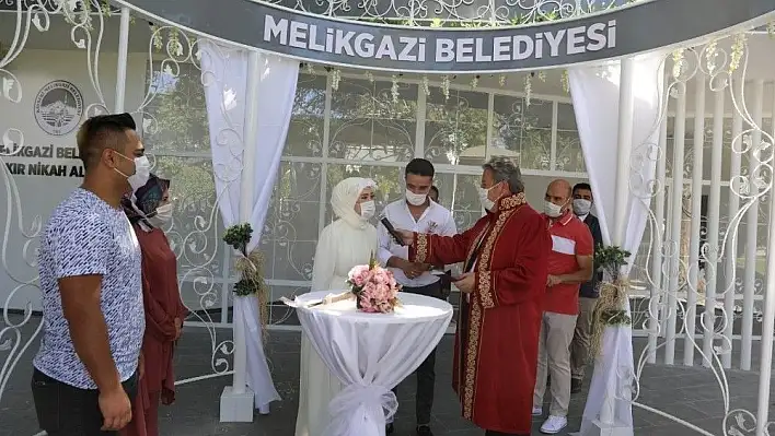 Melikgazi'de nikahlar artık kır nikahı şeklinde olacak