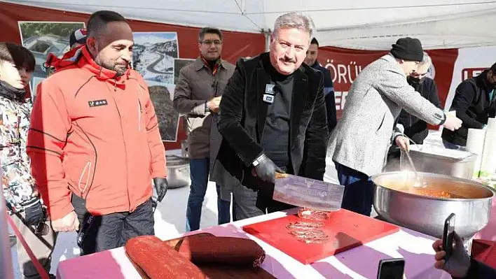 Melikgazi Belediyesi'nden mantı, sucuk ve pastırma ikramı...