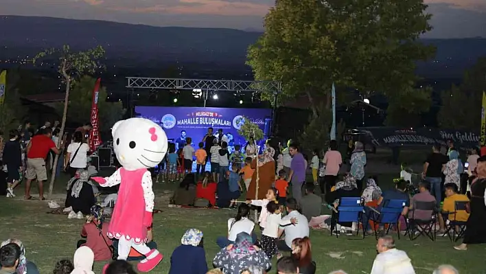 Melikgazi Mahalle buluşmalarında genç yaşlı bir arada eğlendi