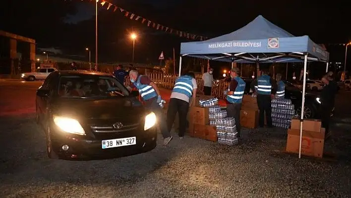 Arabalı sinemaya yoğun ilgi!