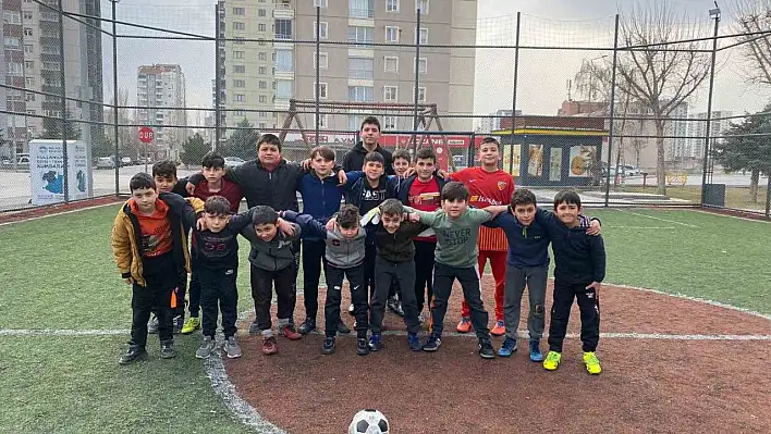 Melikgazi'nin Futbol Kursu ile Çocuklar Daha Verimli Zaman Geçiriyor