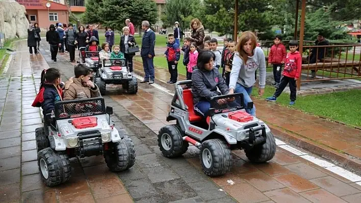 Melikgazi Trafik Eğitim Parkında çocuklara eğitim verildi