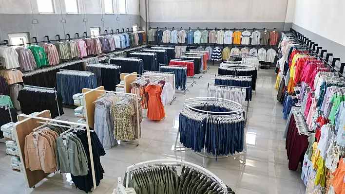 MELKEV'de her yaşa uygun ücretsiz kıyafet hizmeti