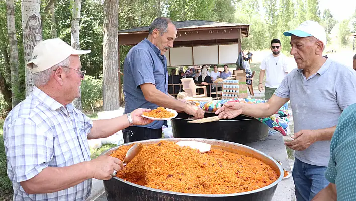 Memleket hasreti pilav sofrasında dindi