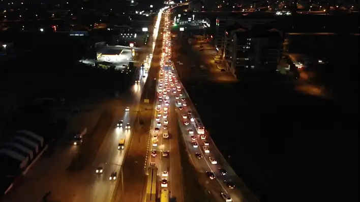 Memlekete dönüş trafiği yaşandı!