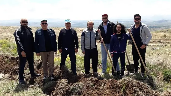 Memur Sen Üyeleri Hatıra Ormanına Ağaç Dikti